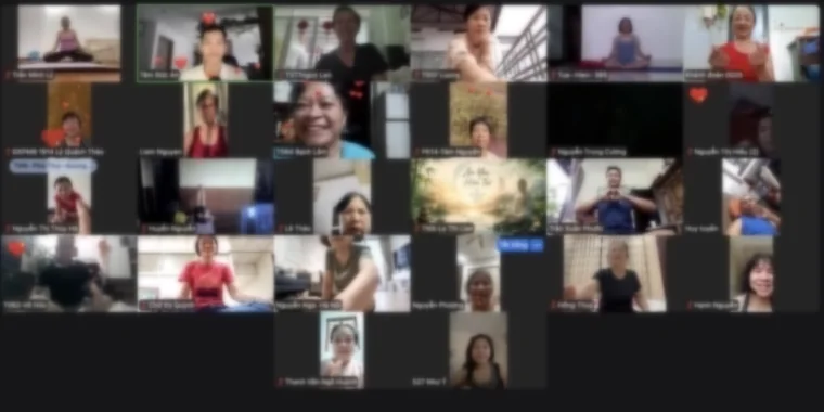 Lớp Thở VIP online với nhiều học viên cùng tập qua Zoom